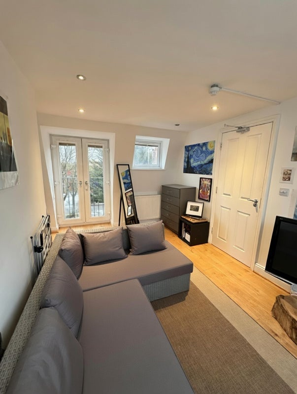 Room Glycena Road in Greater London