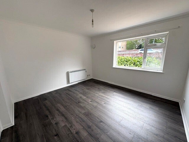 Flat Prideaux Road in Eastbourne