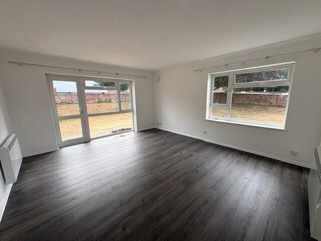 Flat Prideaux Road in Eastbourne