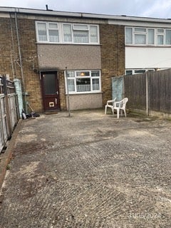 House Rosher Close in Greater London