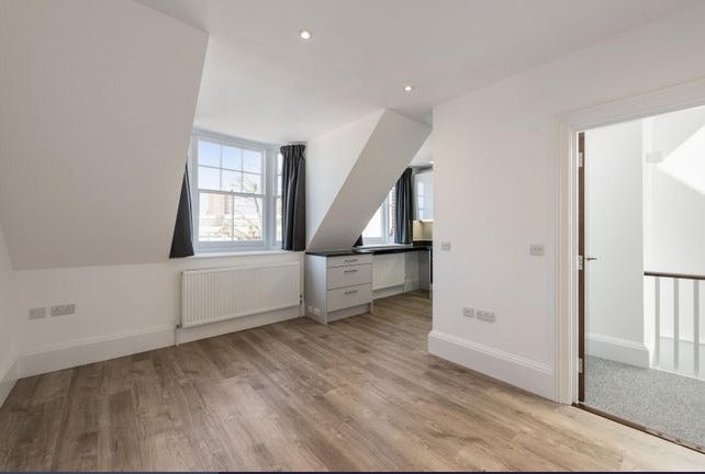 Flat Addison Gardens in Greater London