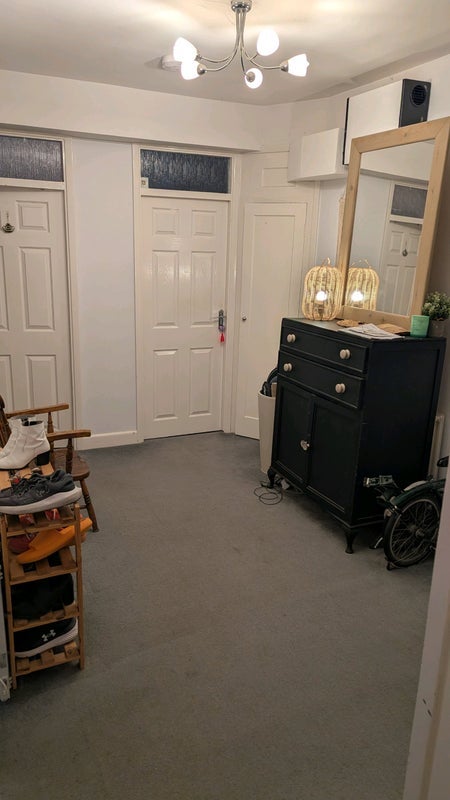 Room Greenway Close in Greater London