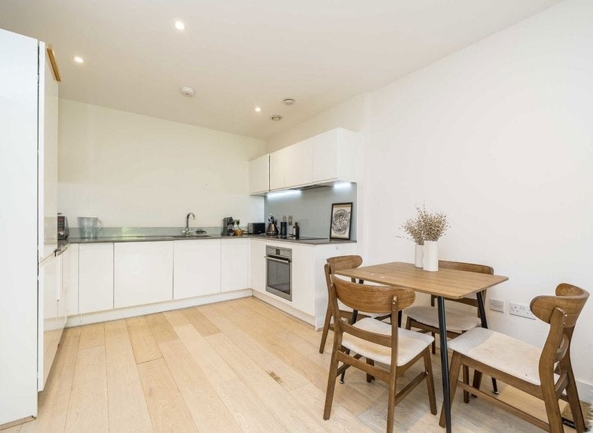 Flat King Street in Greater London