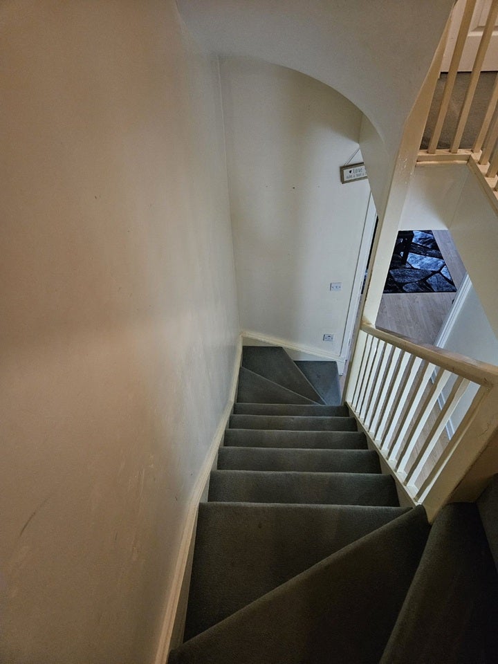 Room Hilltop Avenue in Greater London