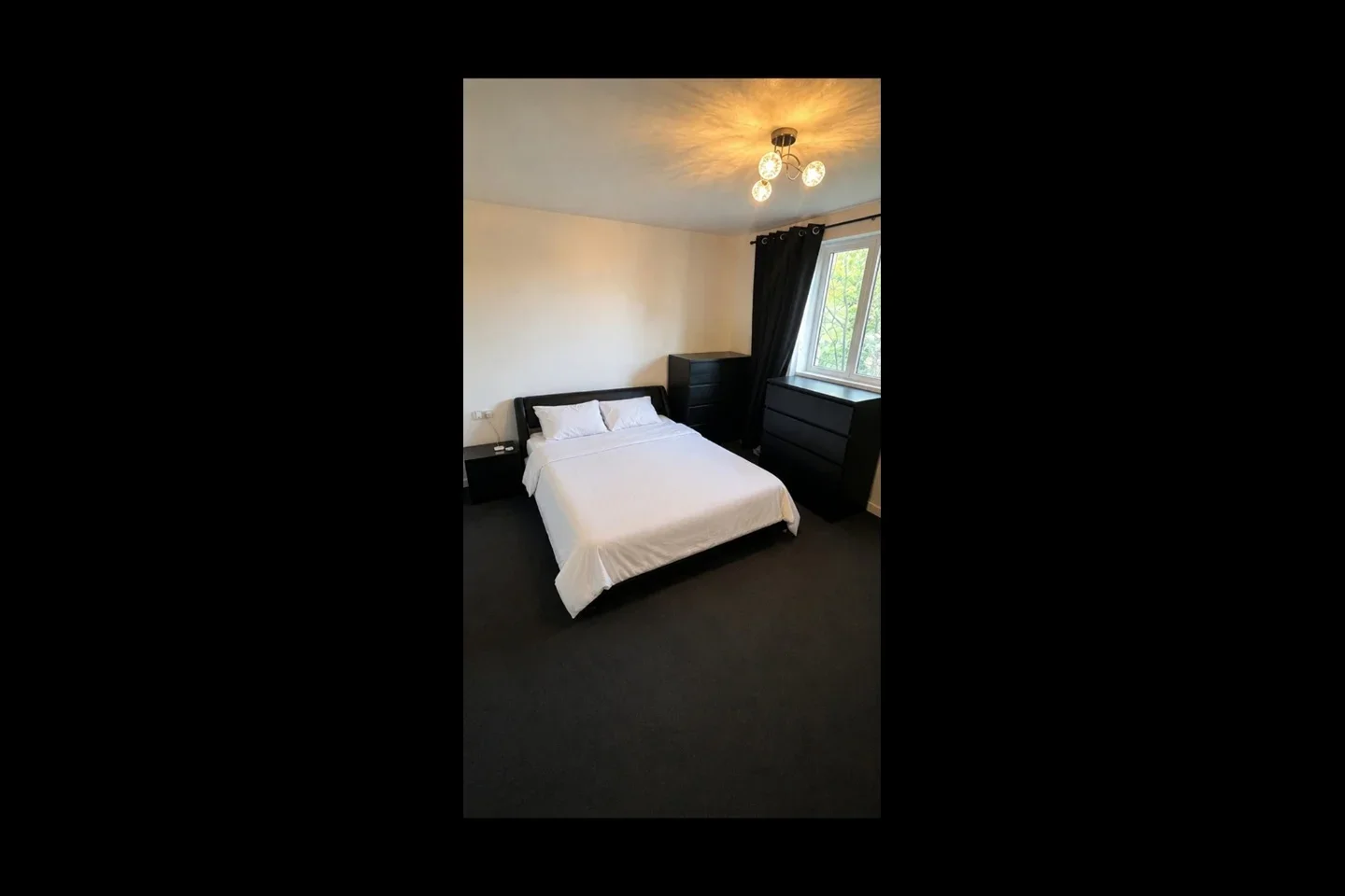 Room Hilltop Avenue in Greater London