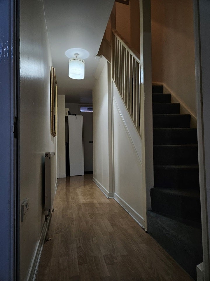 Room Hilltop Avenue in Greater London