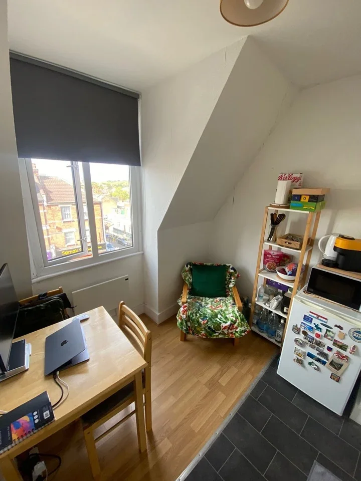 Flat Gratton Terrace in Greater London