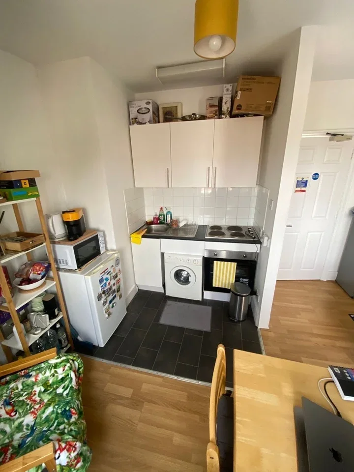 Flat Gratton Terrace in Greater London