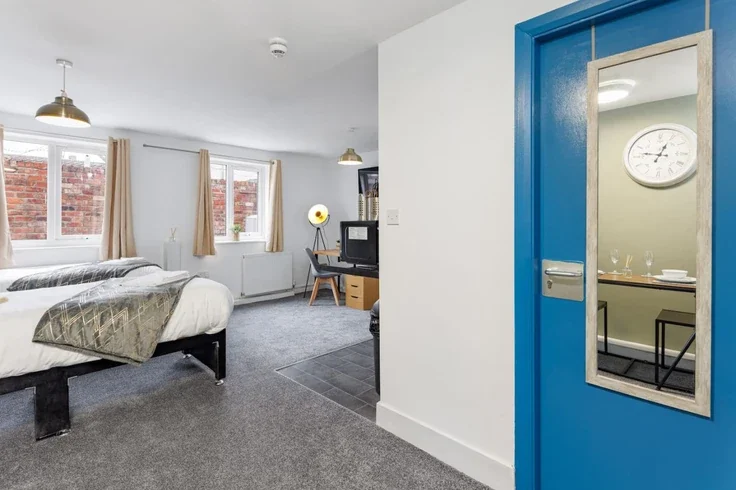 Room Borough Road in Middlesbrough