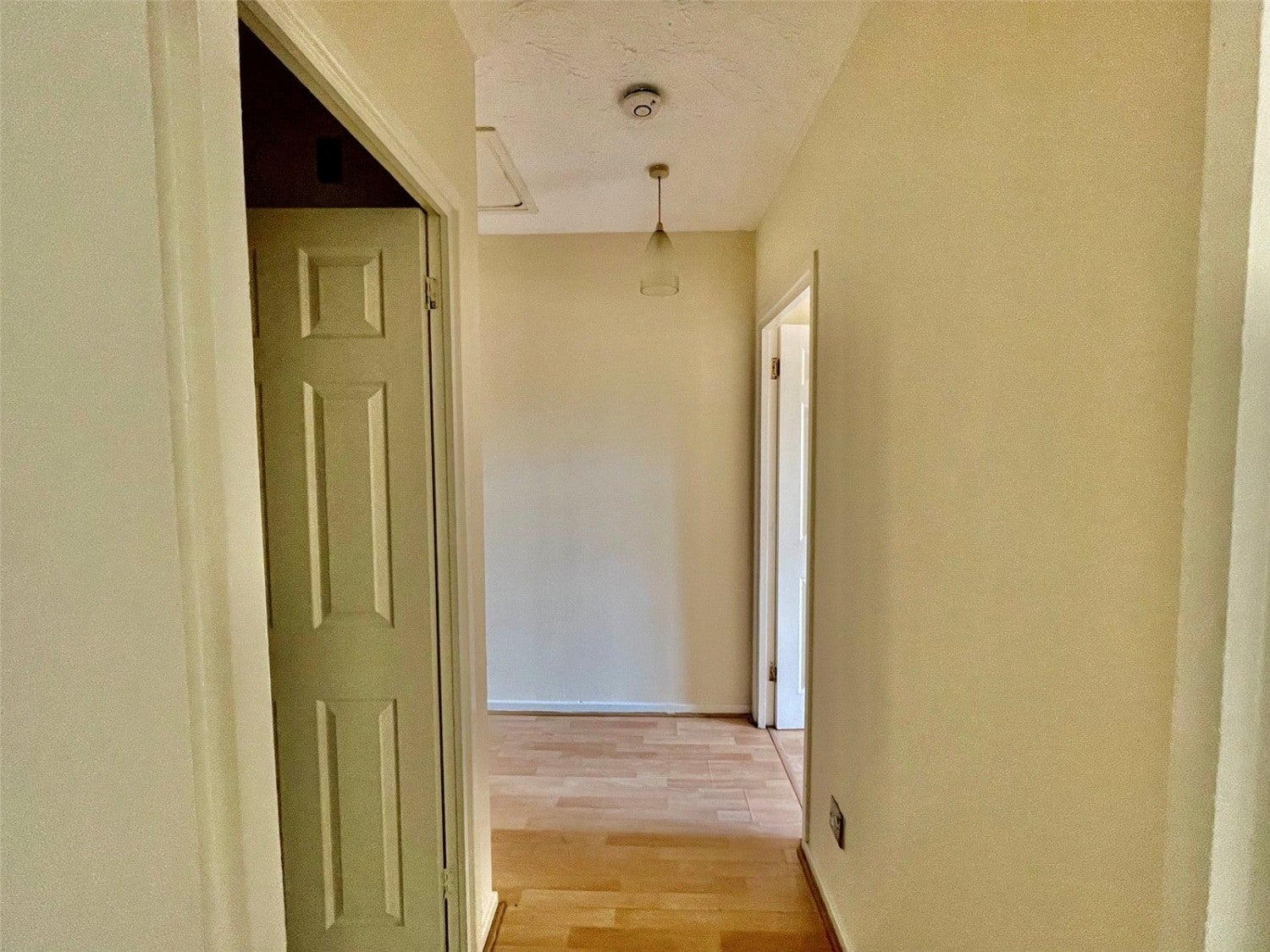 Flat Hamilton Walk in Greater London