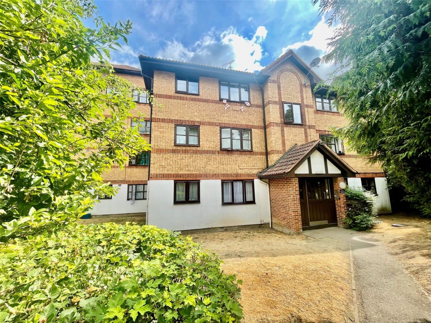 Flat Hamilton Walk in Greater London