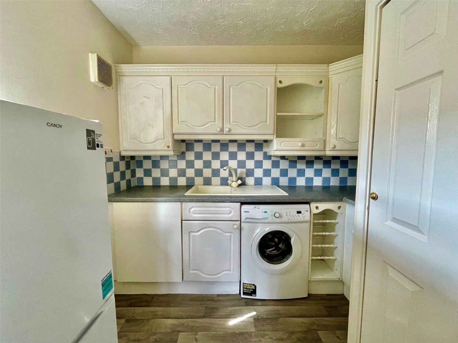 Flat Hamilton Walk in Greater London