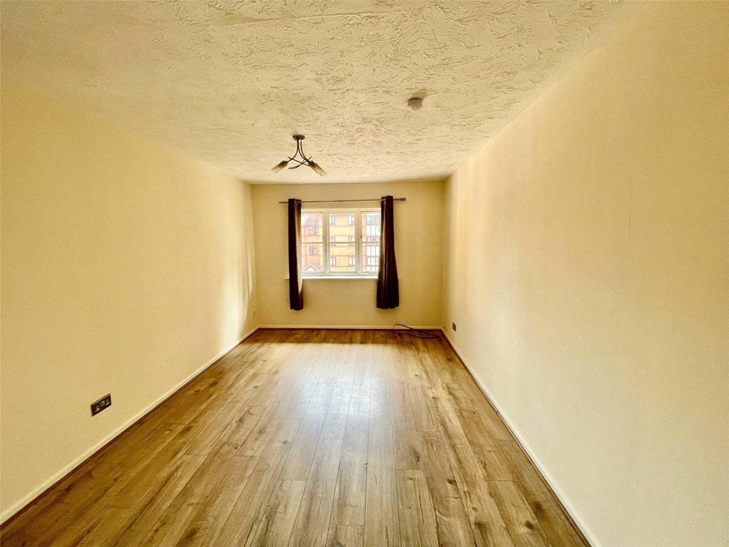 Flat Hamilton Walk in Greater London