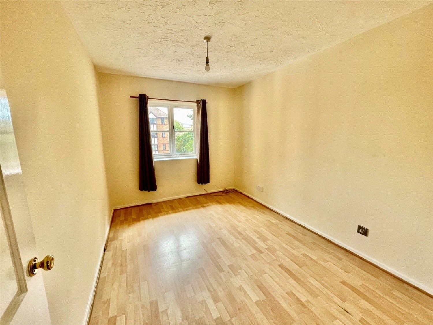 Flat Hamilton Walk in Greater London