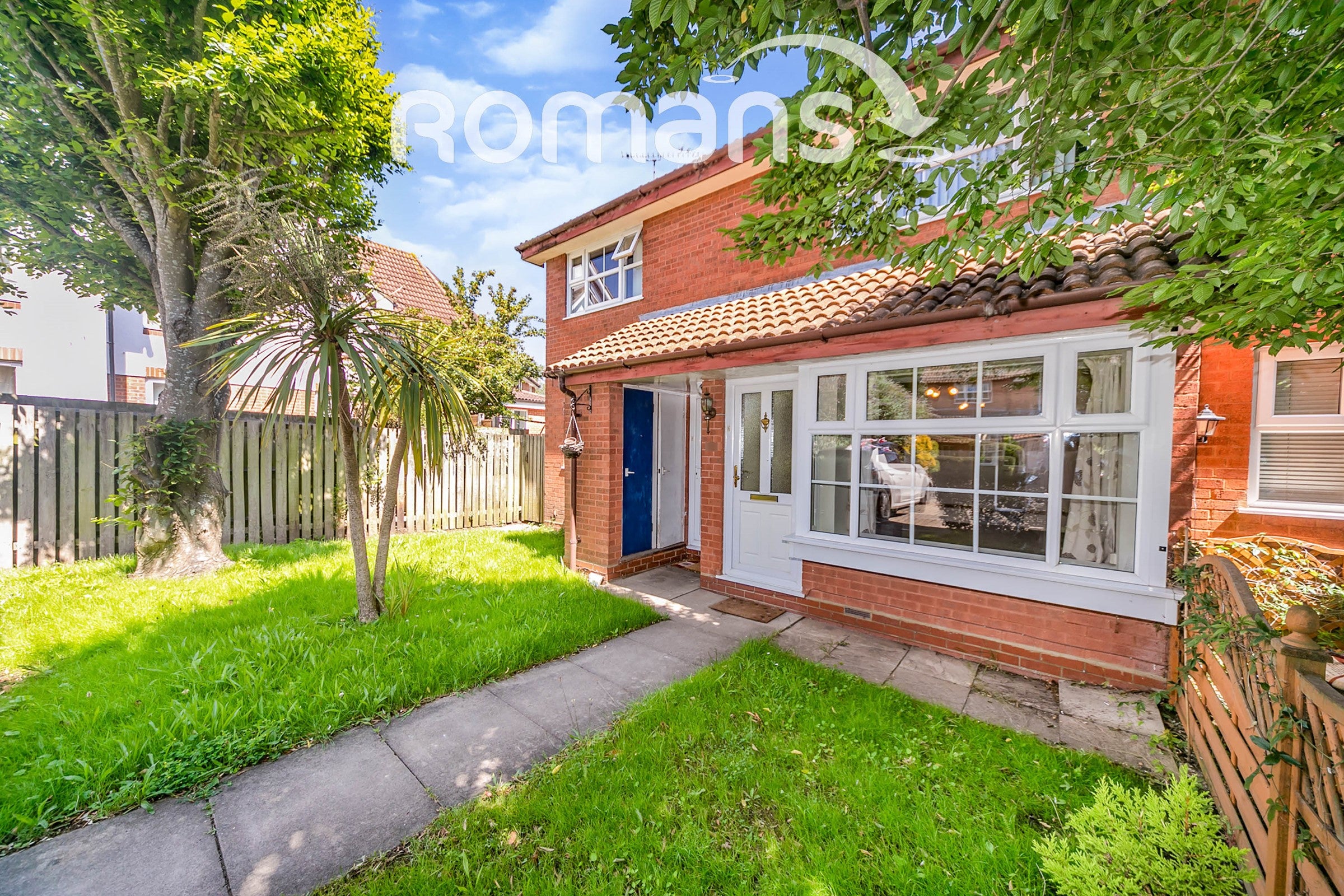 House Lysander Close in Woodley