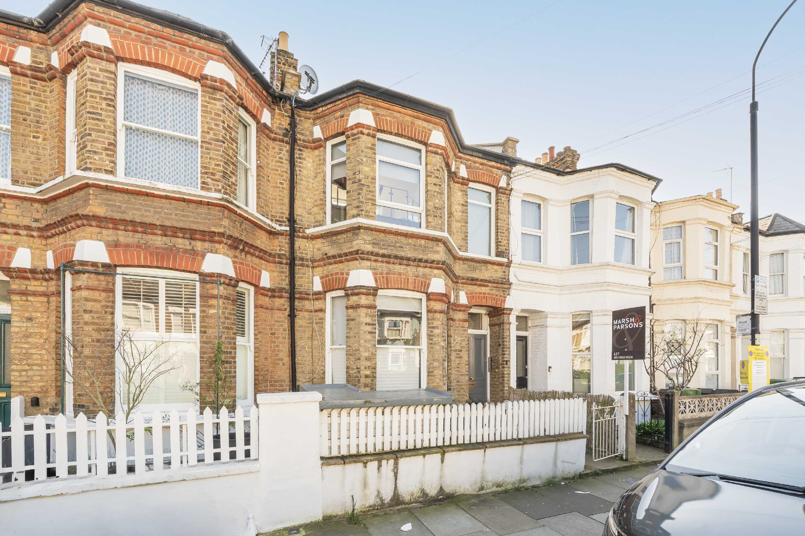 Flat Hadyn Park Road in Greater London