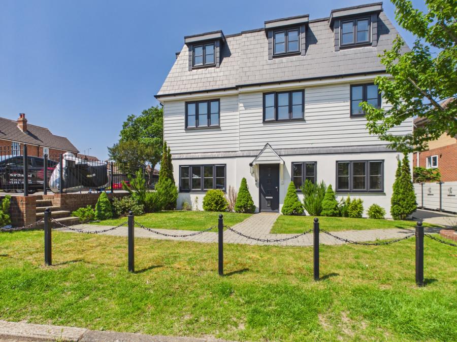Flat Latchmore Forest Grove in Havant