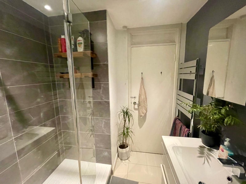 Flat Nantes Close in Greater London