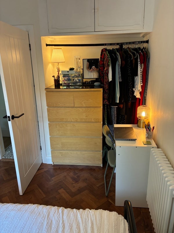Room Rodenhurst Road in Greater London