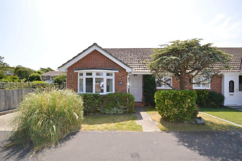 House Bennetts Close in Chichester