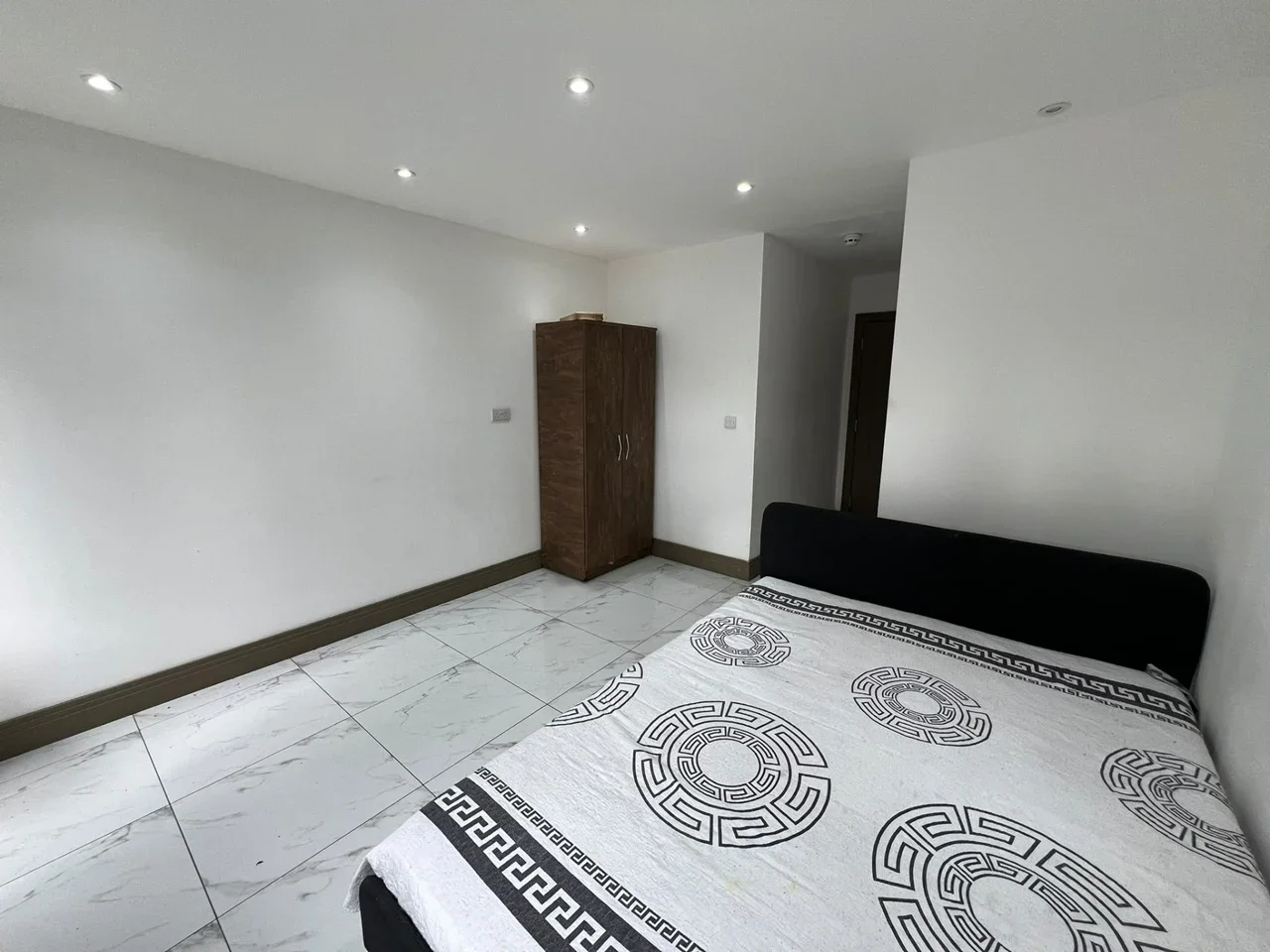 Room Norwood Road in Greater London