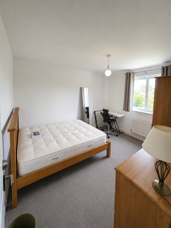 Room James Fullarton Way in Coventry