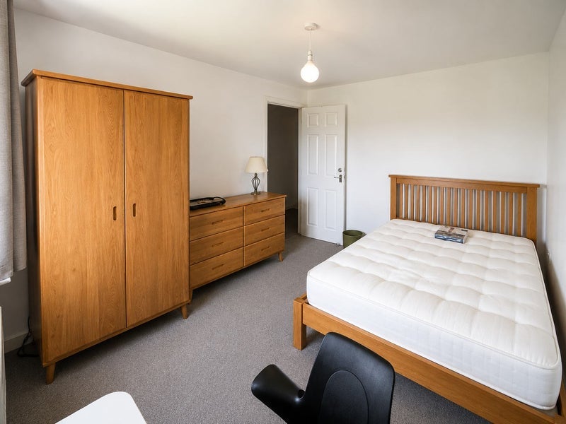 Room James Fullarton Way in Coventry