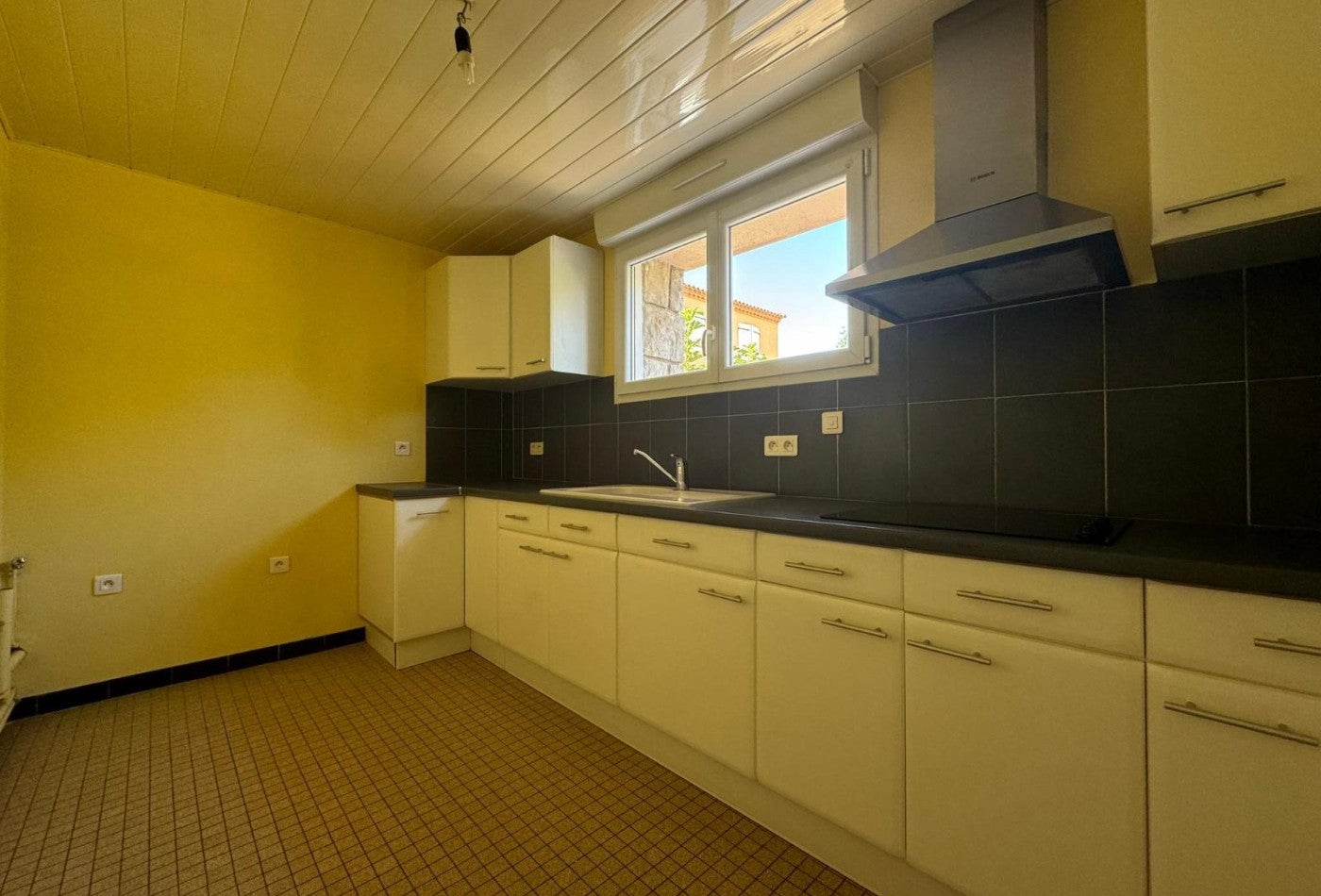 Appartement Avenue Marechal Foch à Alignan-du-Vent