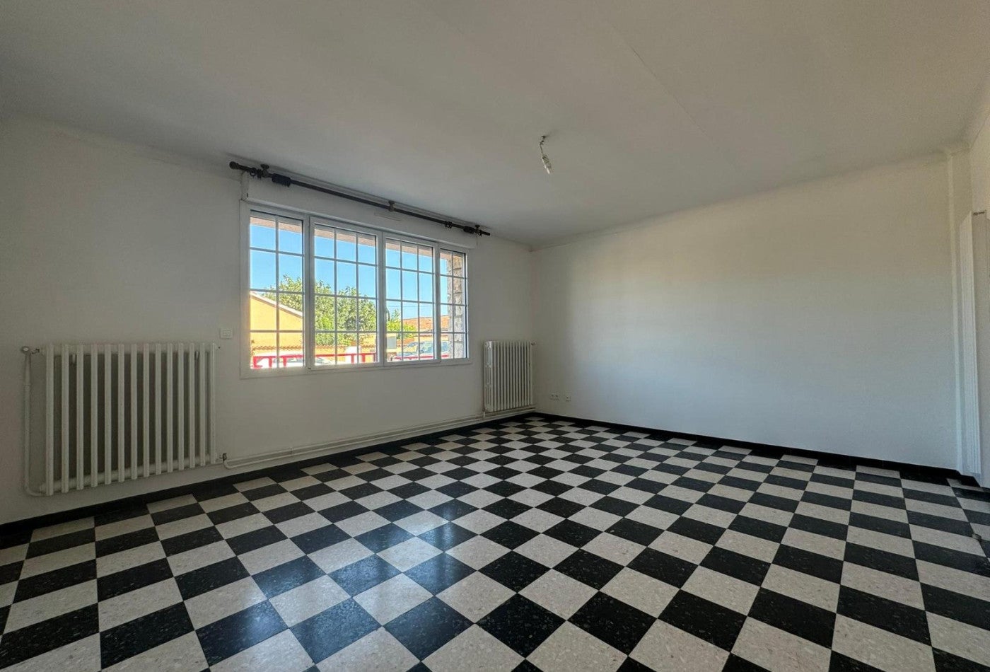 Appartement Avenue Marechal Foch à Alignan-du-Vent