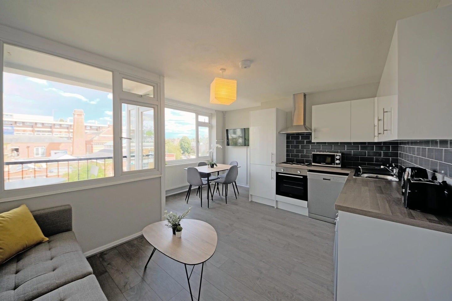 Room Hereford Street in Greater London