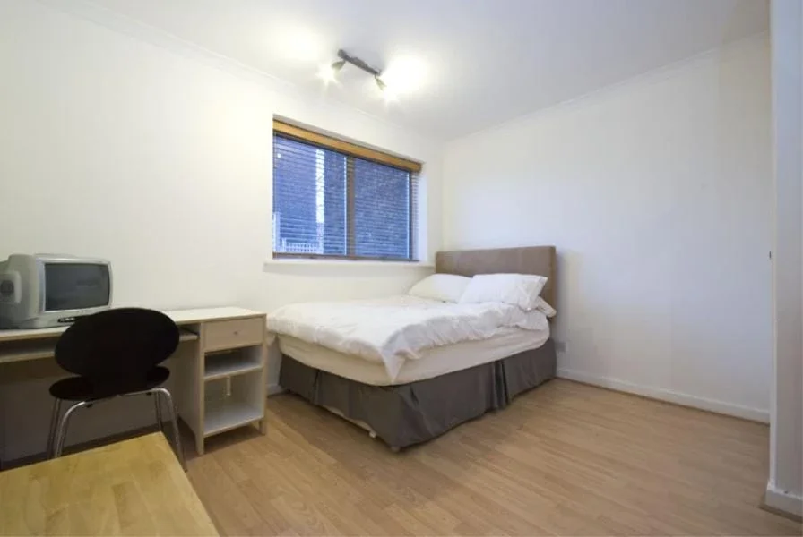 Flat Caledonian Road in Greater London