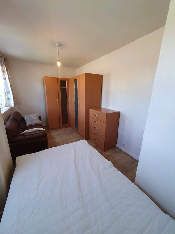 Room Cambalt Road in Greater London