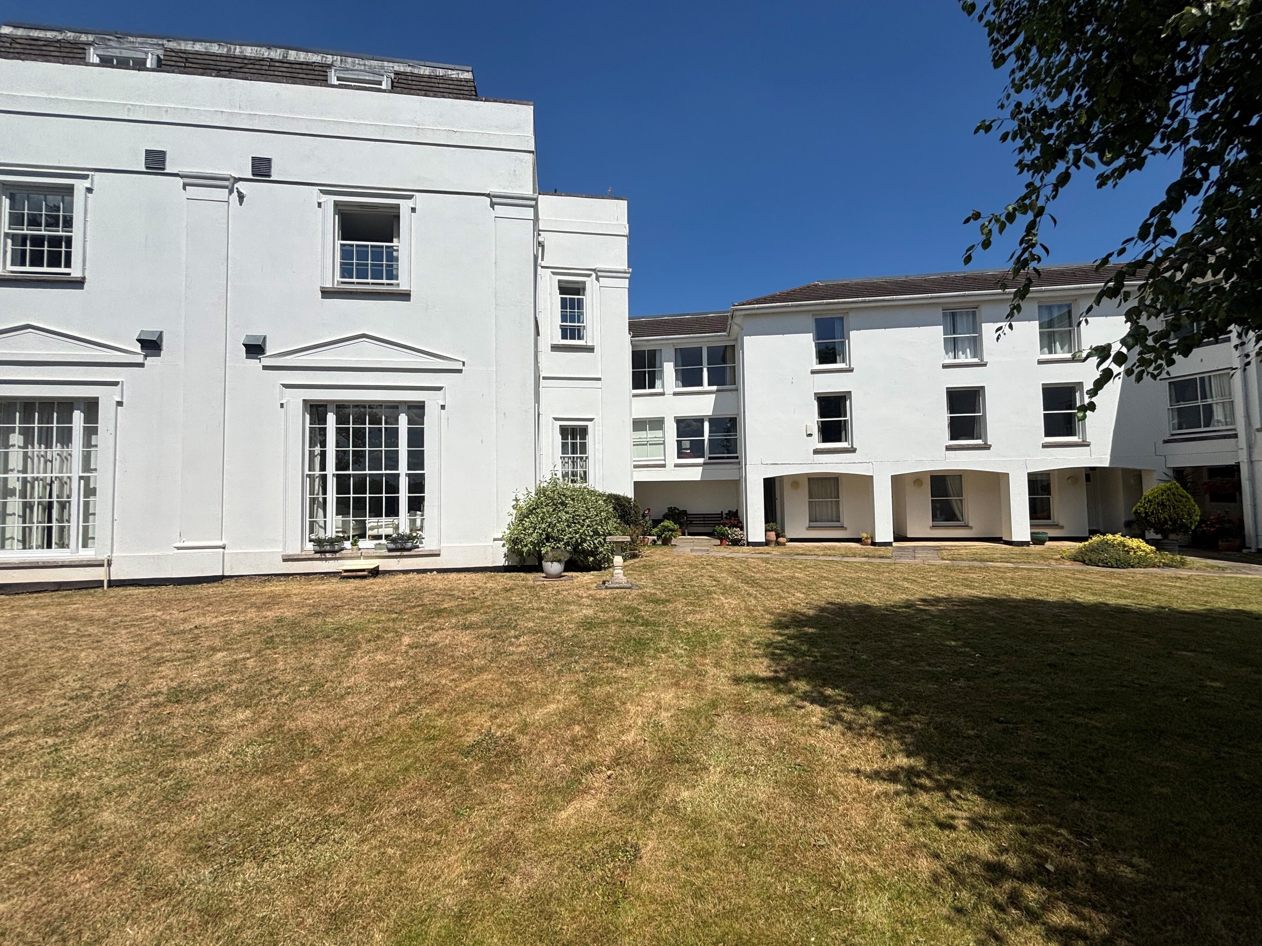 Flat Colleton Crescent in Exeter
