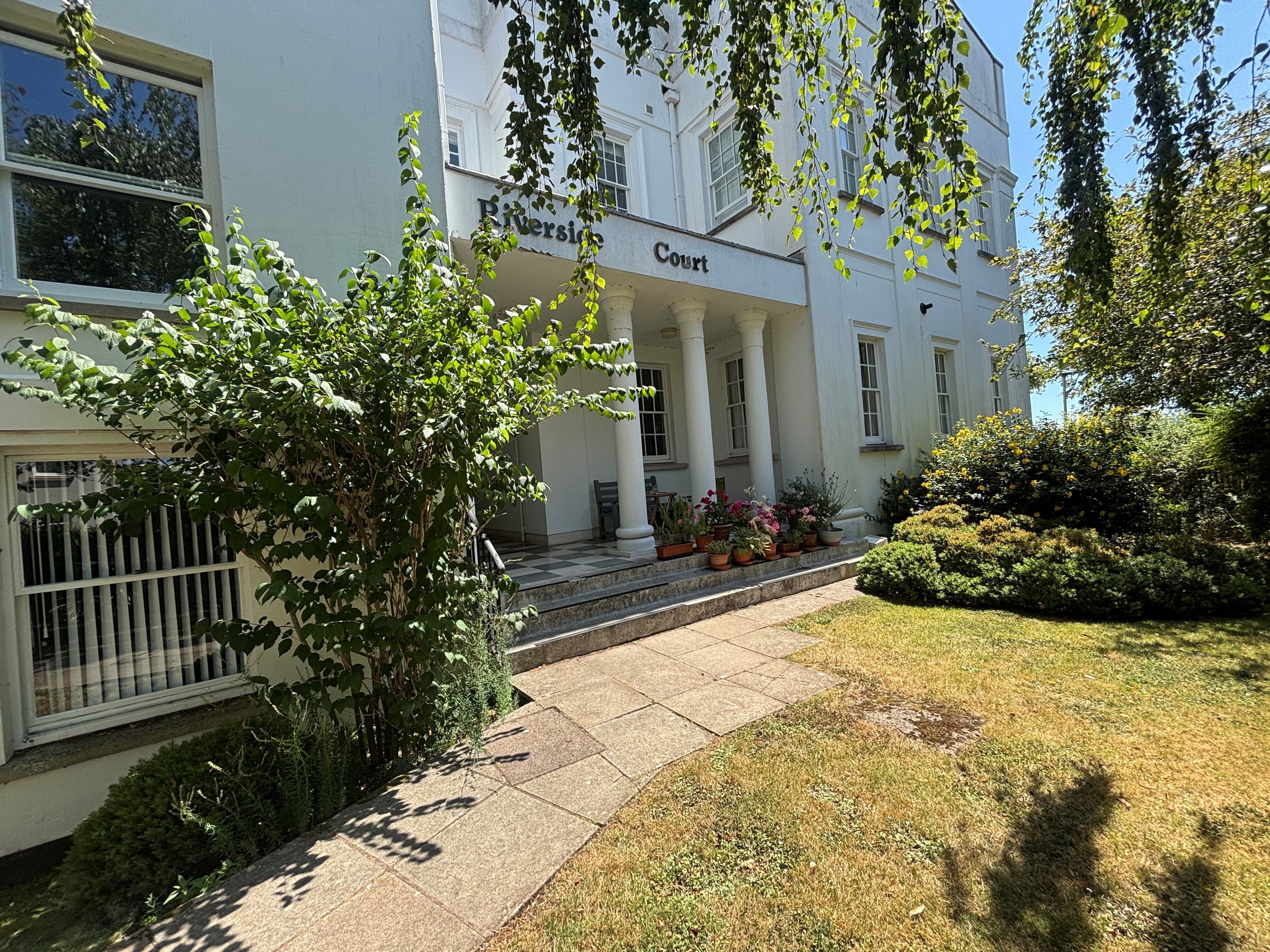 Flat Colleton Crescent in Exeter