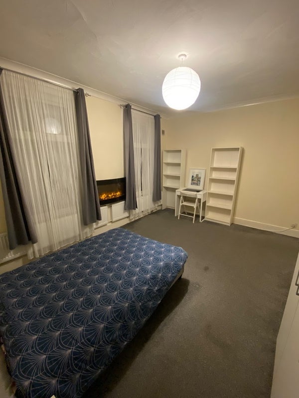Room Melford Road in Greater London