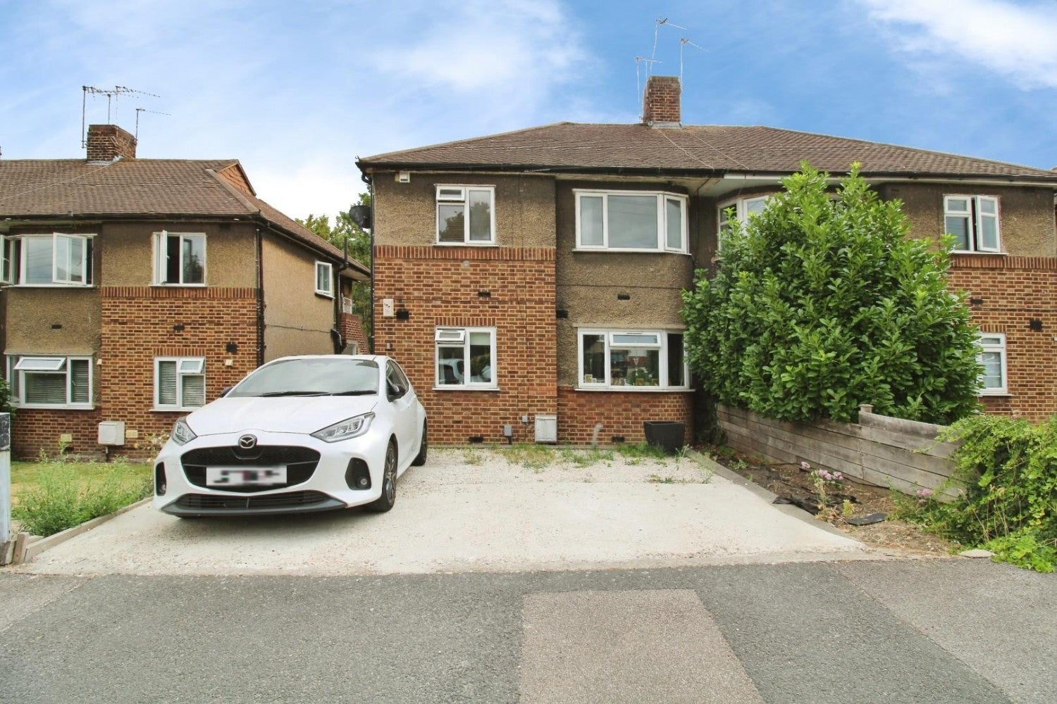 Flat Eversley Avenue in Greater London