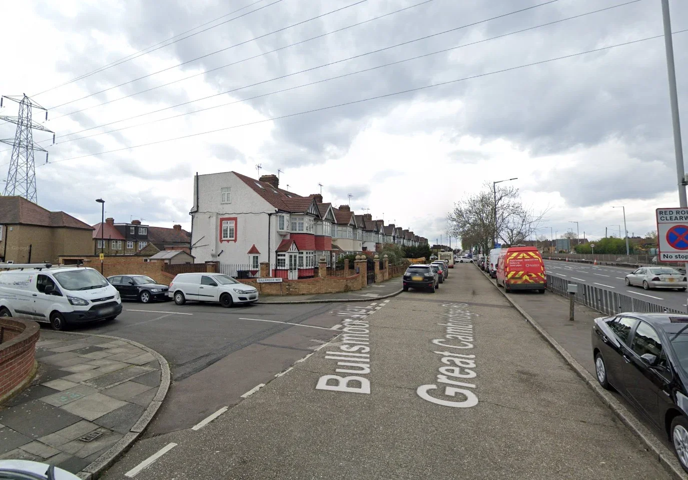 Flat Bullsmoor Way in Greater London