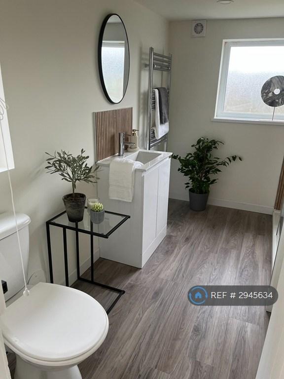 Room Westerdale Road in Middlesbrough