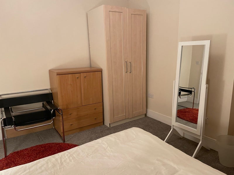 Room Walford Road in Greater London