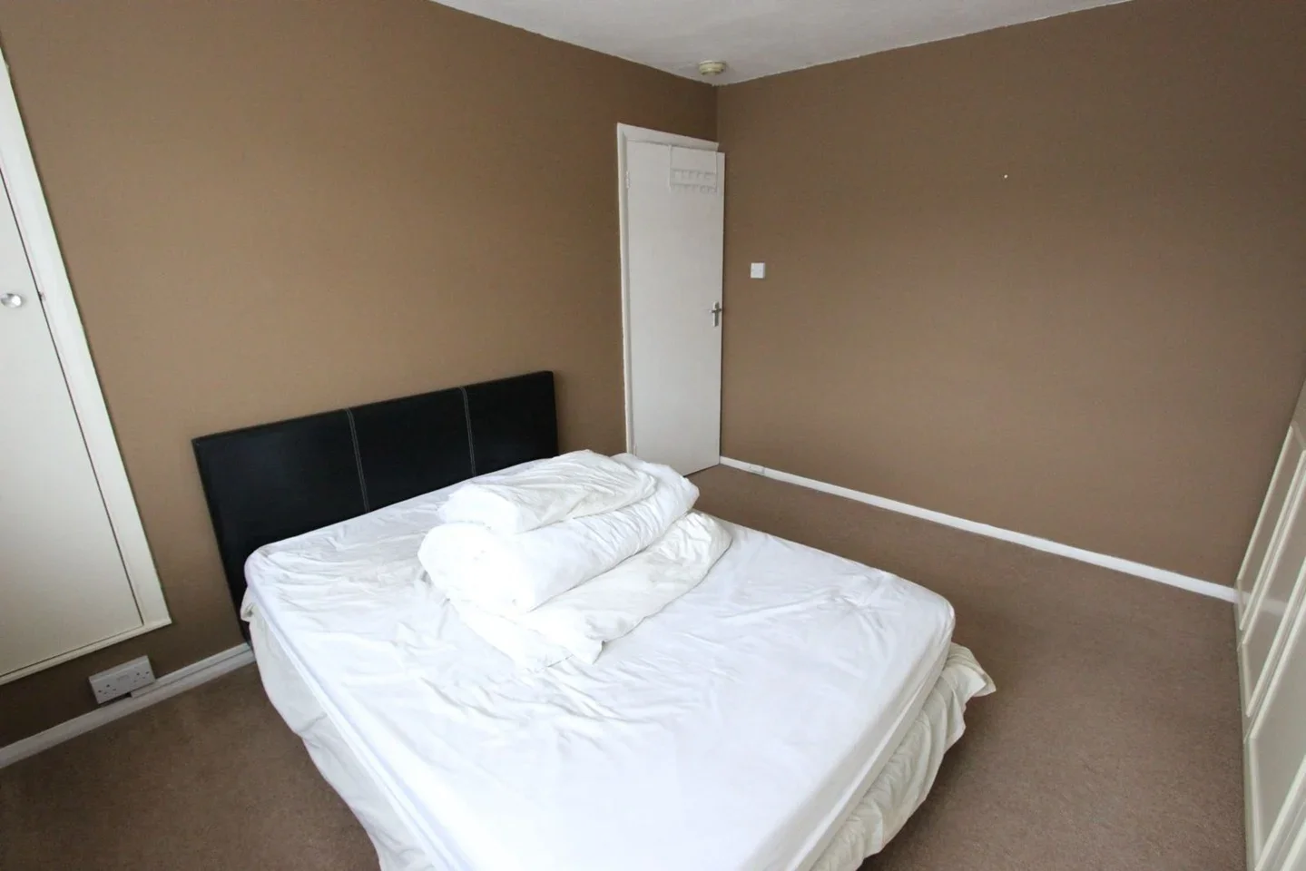 Flat Bramley Close in Greater London