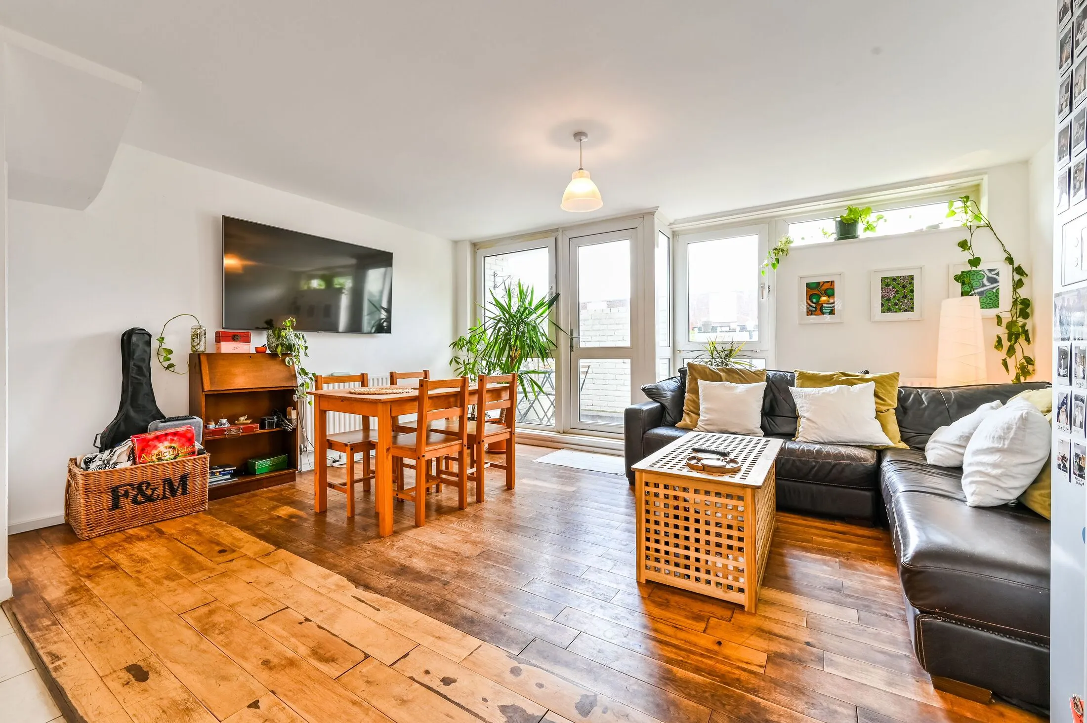 Flat Cranleigh Street in Greater London
