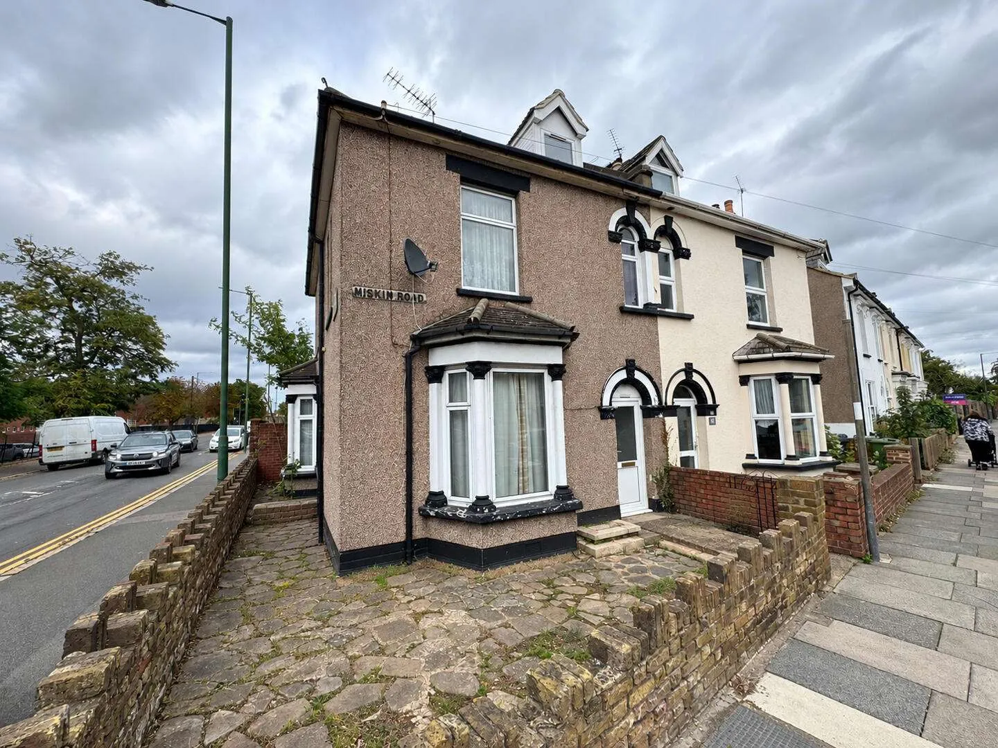 House Miskin Road in Dartford