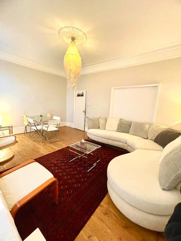 Room Chevening Road in Greater London