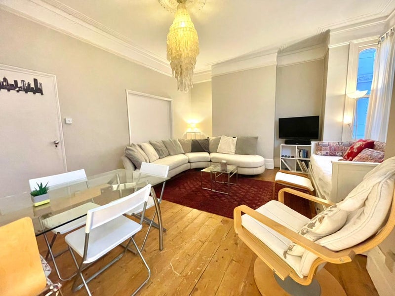 Room Chevening Road in Greater London