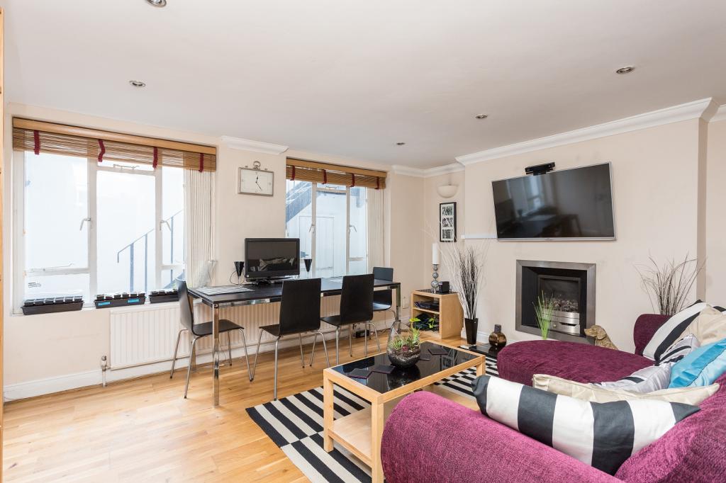 Flat Northdown Street in Greater London