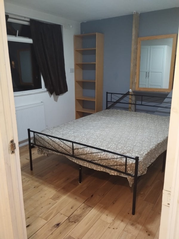 Room Grenaby Avenue in Greater London