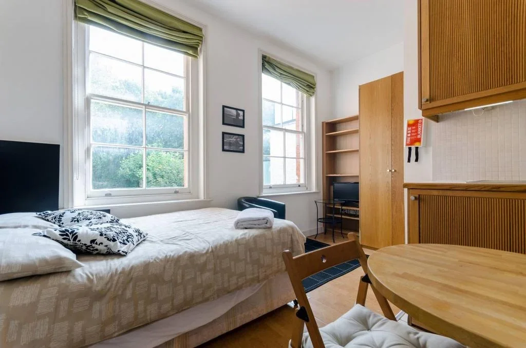 Flat Finchley Road in Greater London