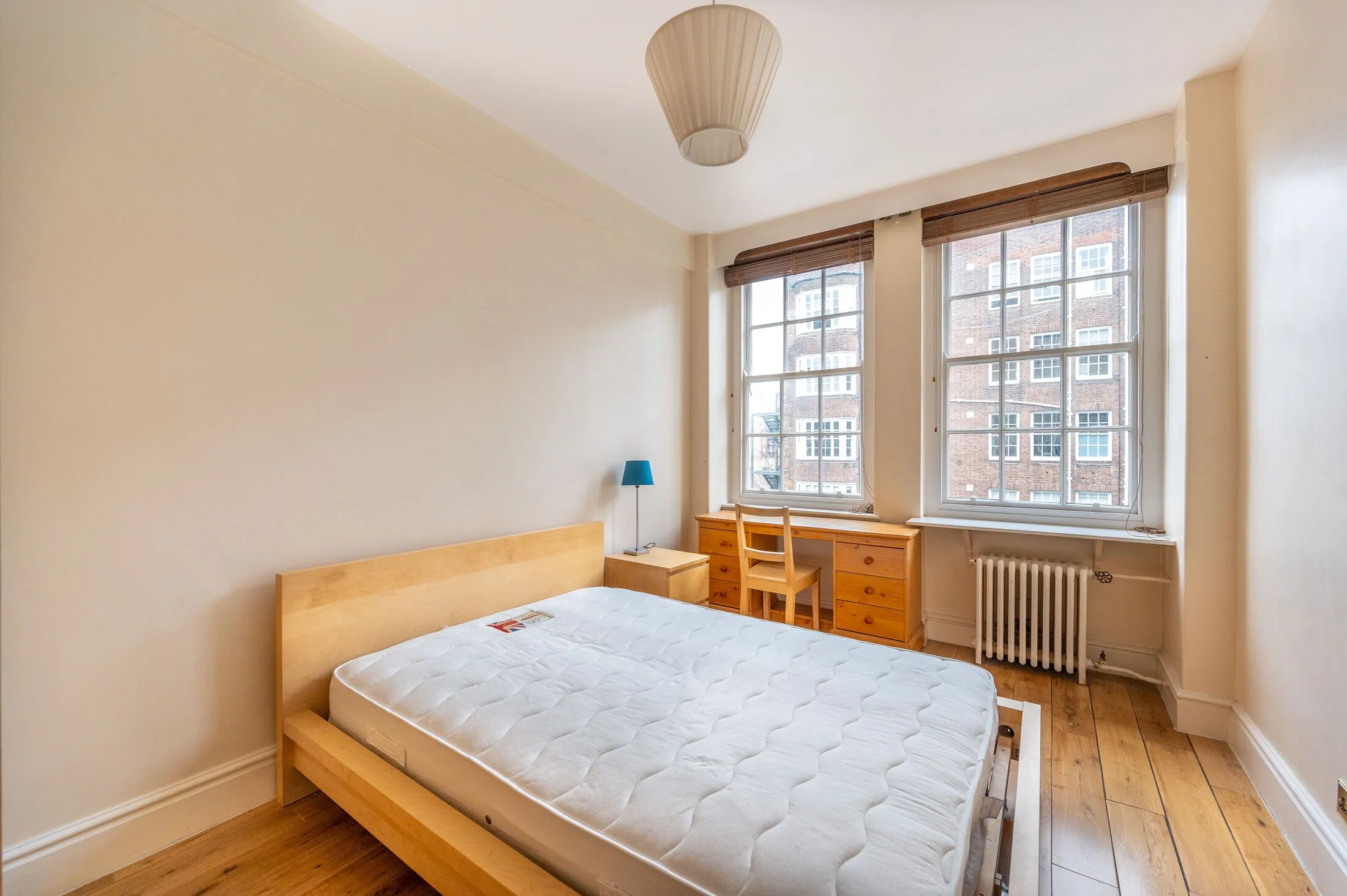 Flat Poplar Place in City of Westminster