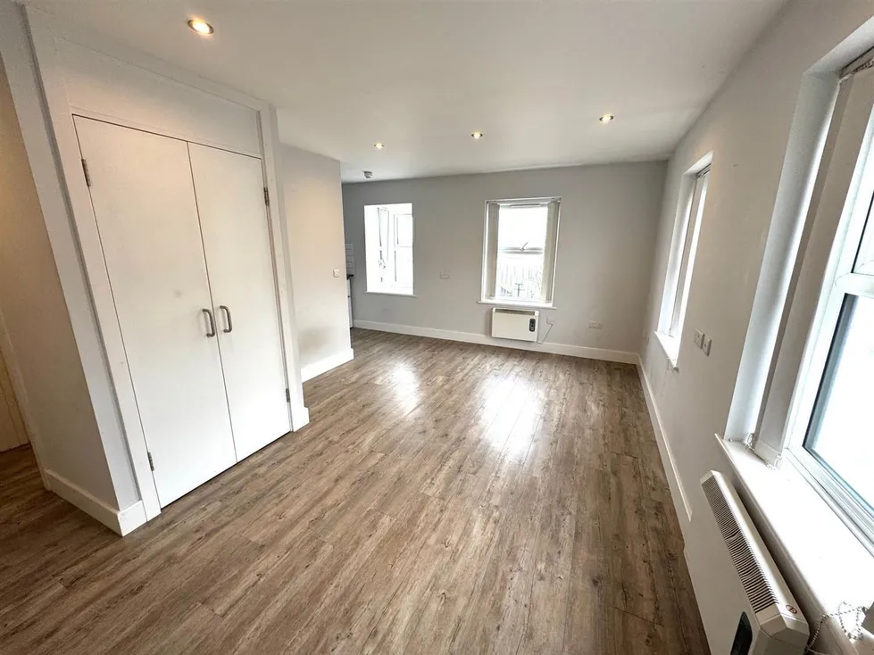 Flat East Street in Adur