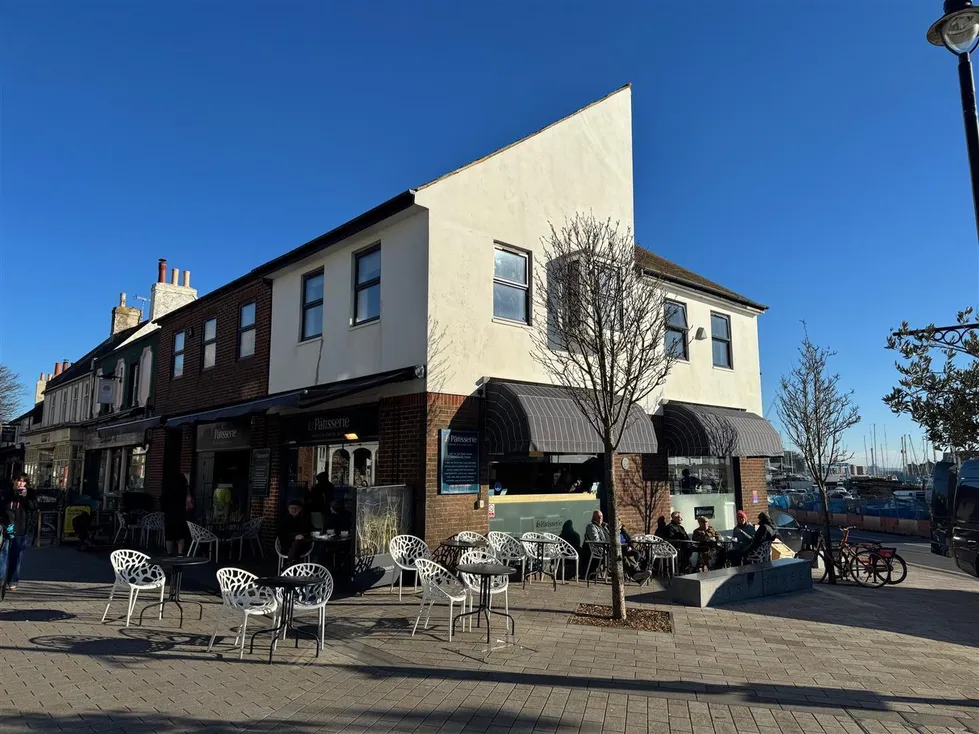 Flat East Street in Adur